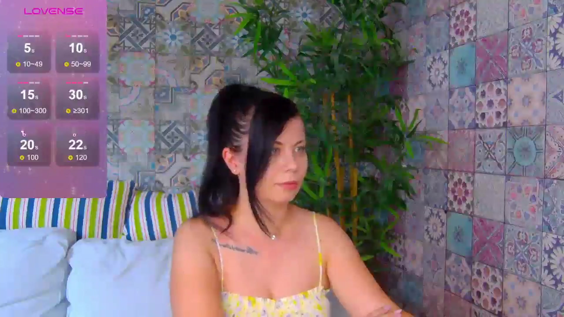 Gallery image thumbnail from CharlotteNoir's myfreecams stream on, 07/25/2025, 13:23 image 16 of 20