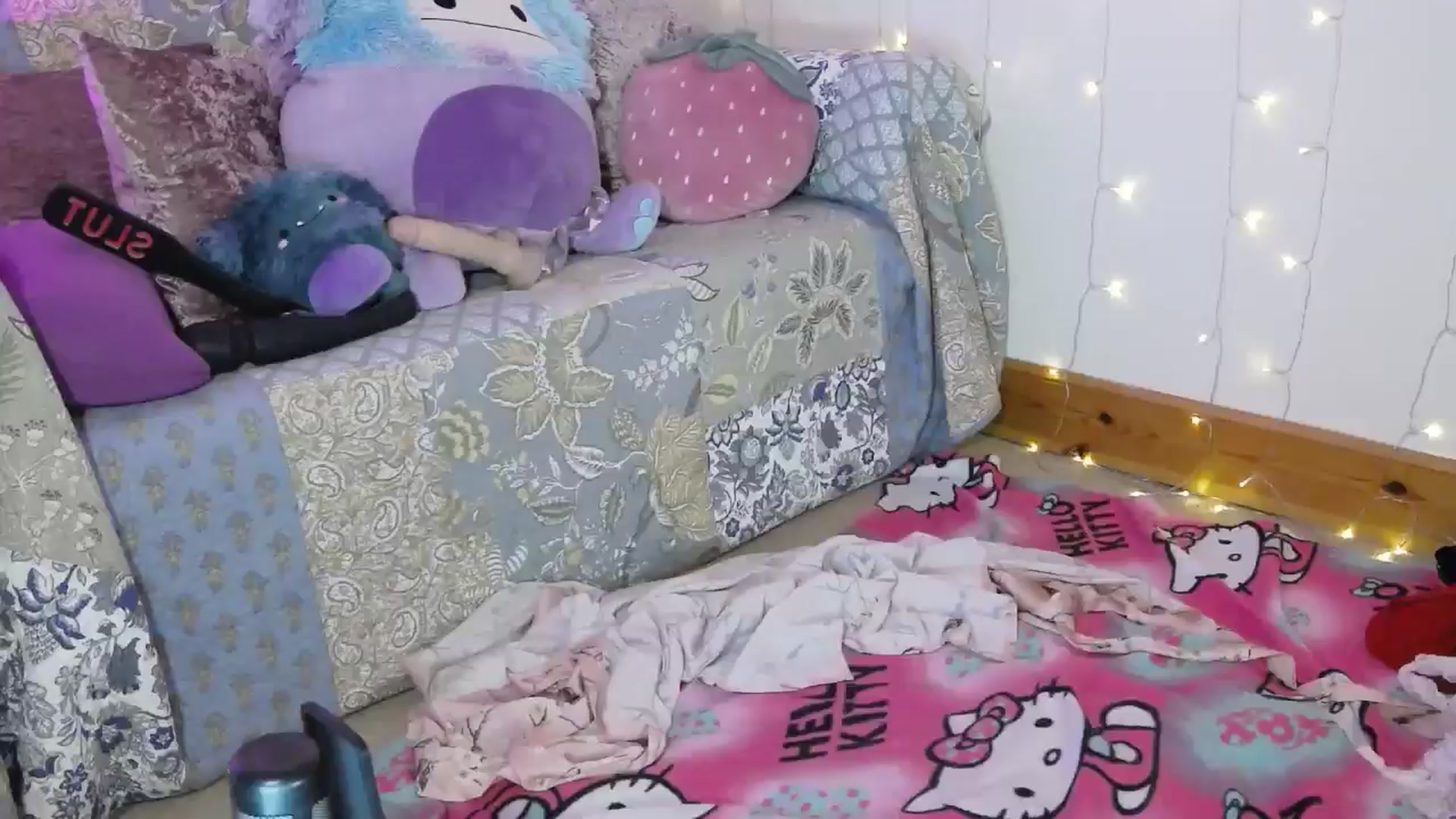 Gallery image thumbnail from Charlotte_UK's myfreecams stream on, 07/17/2025, 24:40 image 12 of 20