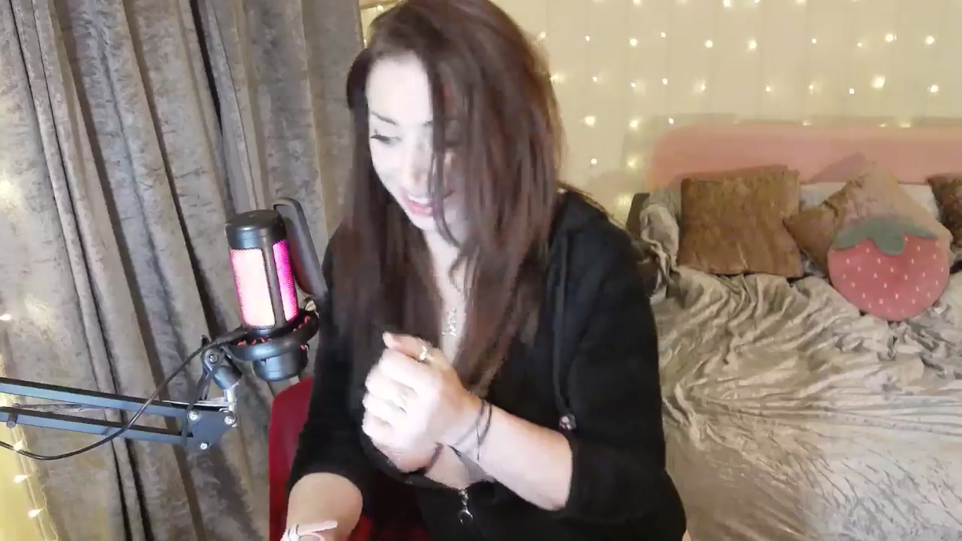 Gallery image thumbnail from Charlotte_UK's myfreecams stream on, 09/16/2025, 01:06 image 20 of 20