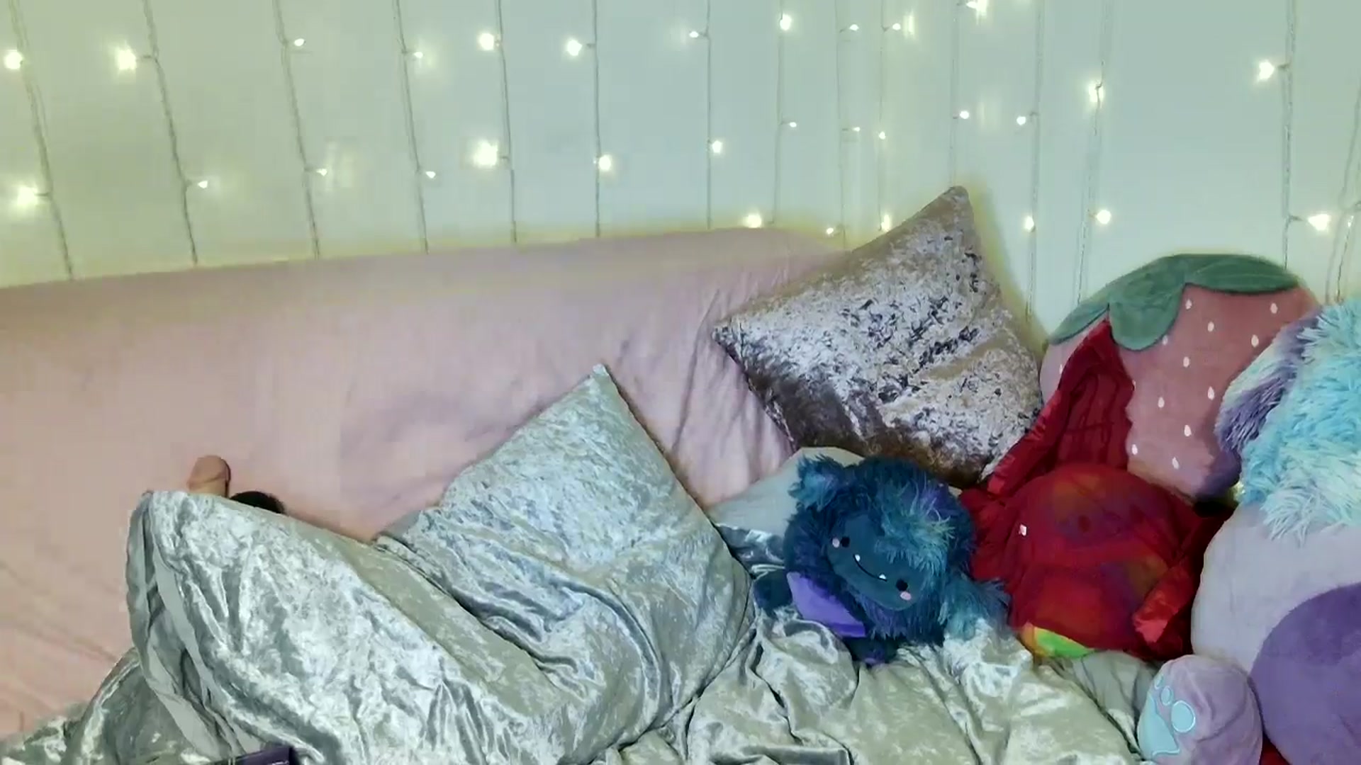 Gallery image thumbnail from Charlotte_UK's myfreecams stream on, 10/10/2025, 01:16 image 13 of 20