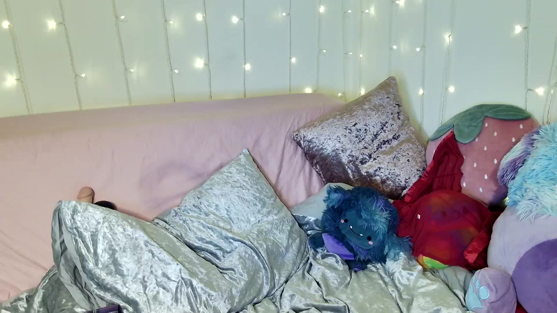 Gallery image thumbnail from Charlotte_UK's myfreecams stream on, 10/10/2025, 01:16 image 14 of 20