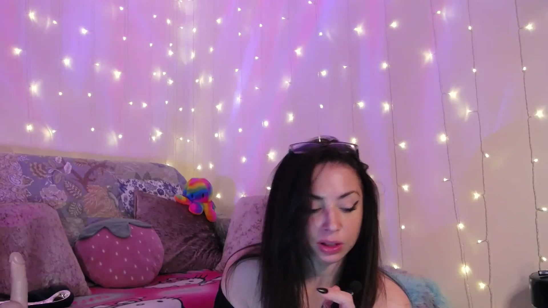 Gallery image thumbnail from Charlotte_UK's myfreecams stream on, 03/03/2026, 24:27 image 6 of 20