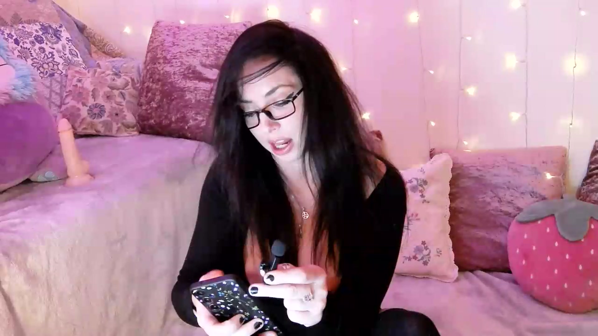 Gallery image thumbnail from Charlotte_UK's myfreecams stream on, 08/11/2026, 01:12 image 11 of 20
