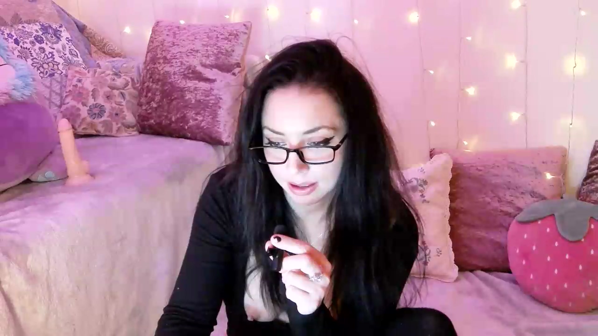 Gallery image thumbnail from Charlotte_UK's myfreecams stream on, 08/11/2026, 01:12 image 10 of 20