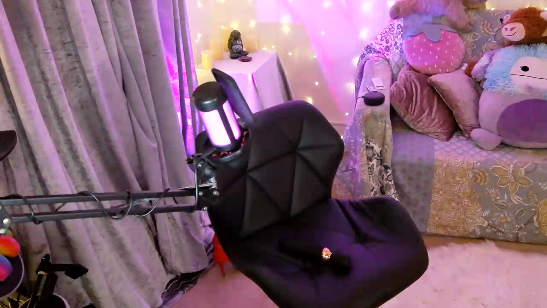 Gallery image thumbnail from Charlotte_UK's myfreecams stream on, 09/05/2026, 01:25 image 11 of 20