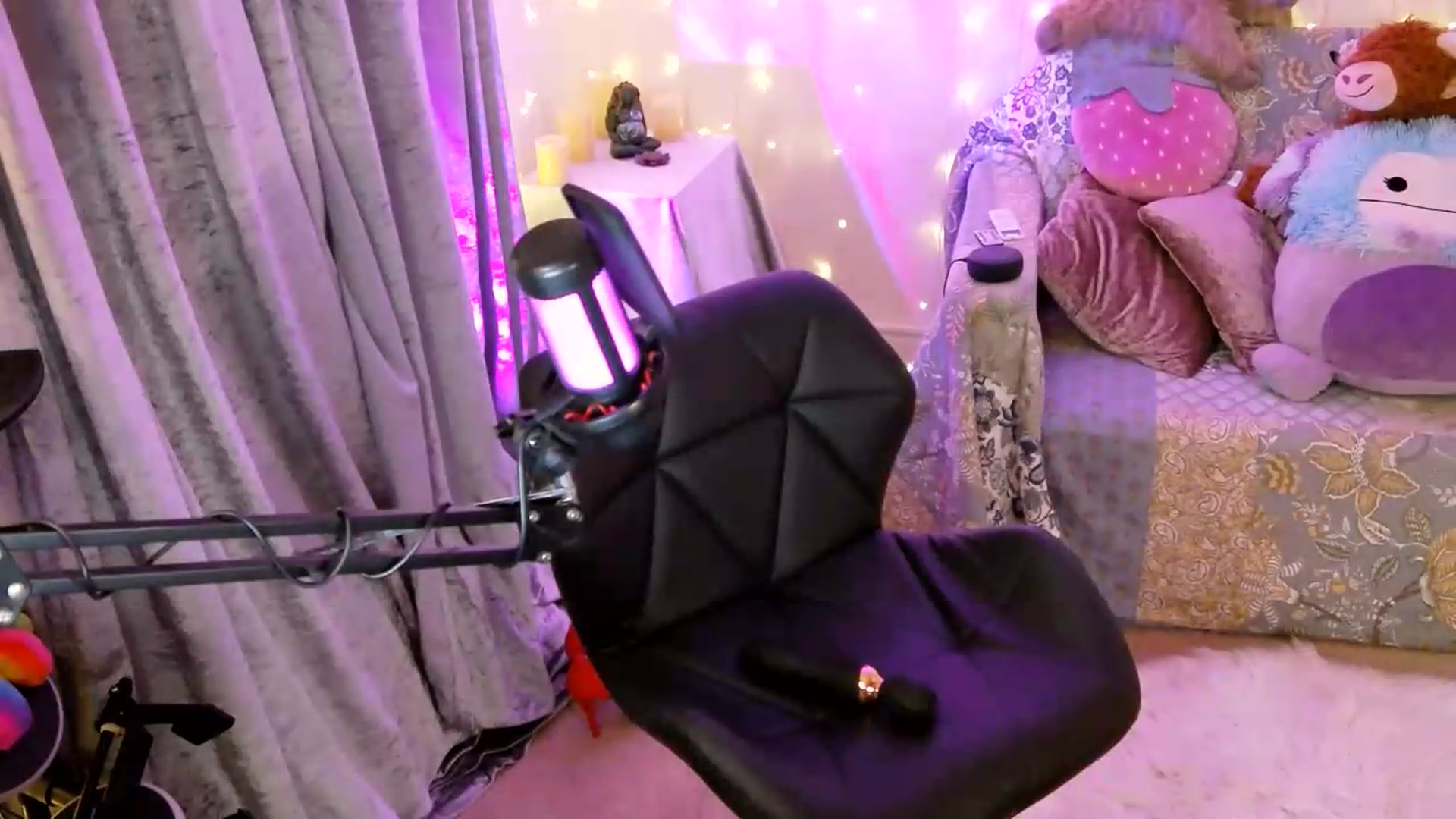 Gallery image thumbnail from Charlotte_UK's myfreecams stream on, 09/05/2026, 01:25 image 10 of 20