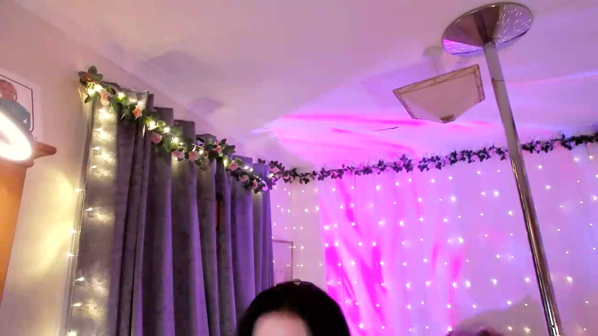 Gallery image thumbnail from Charlotte_UK's myfreecams stream on, 09/06/2026, 01:09 image 16 of 20