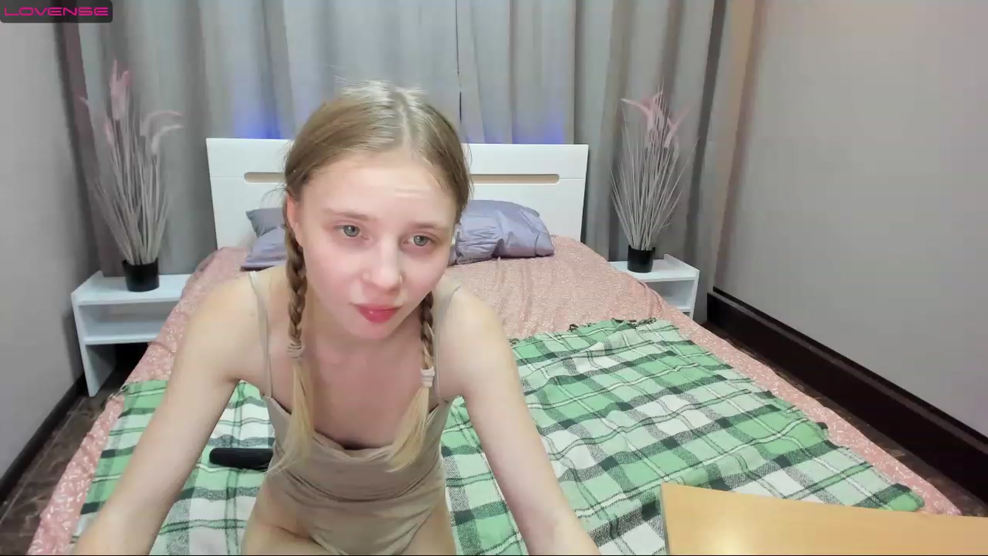 Gallery image thumbnail from CharmedDoll's myfreecams stream on, 12/01/2022, 18:20 image 19 of 20