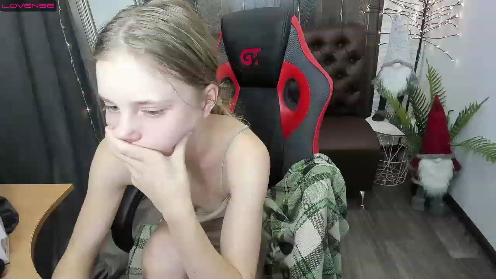 Gallery image thumbnail from CharmedDoll's myfreecams stream on, 12/09/2022, 18:45 image 17 of 20