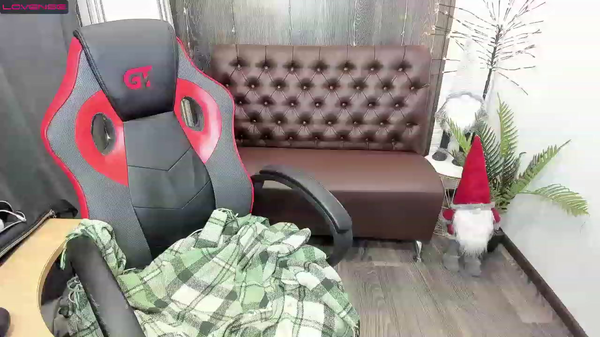 Gallery image thumbnail from CharmedDoll's myfreecams stream on, 12/10/2022, 16:29 image 18 of 20