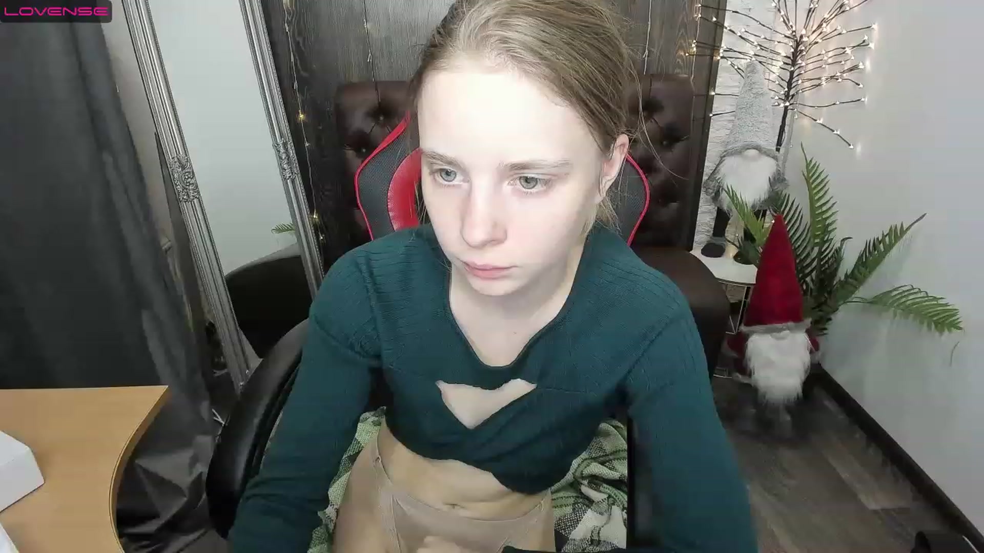 Gallery image thumbnail from CharmedDoll's myfreecams stream on, 12/11/2022, 14:36 image 15 of 20