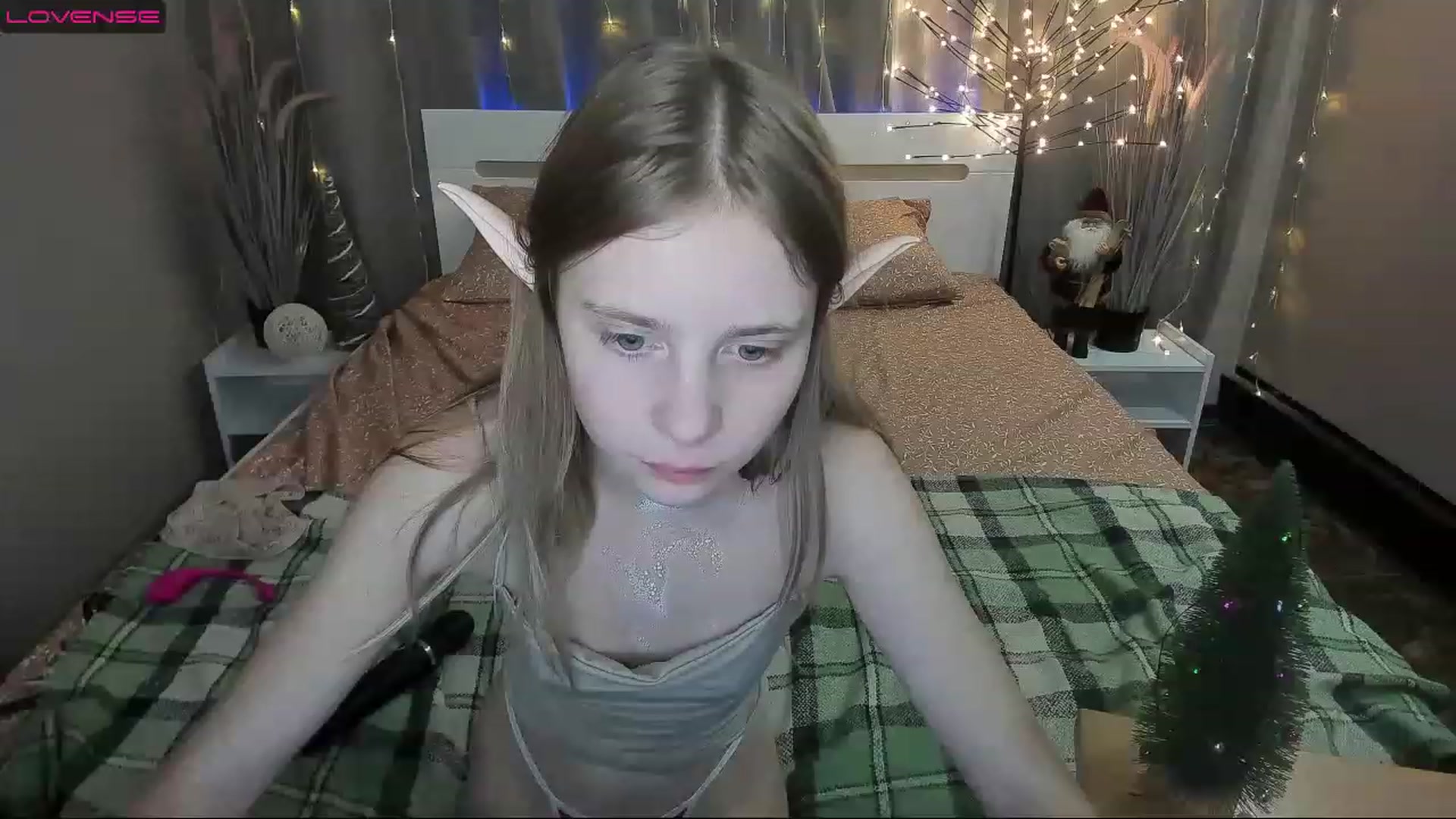 Gallery image thumbnail from CharmedDoll's myfreecams stream on, 12/25/2022, 21:58 image 8 of 20