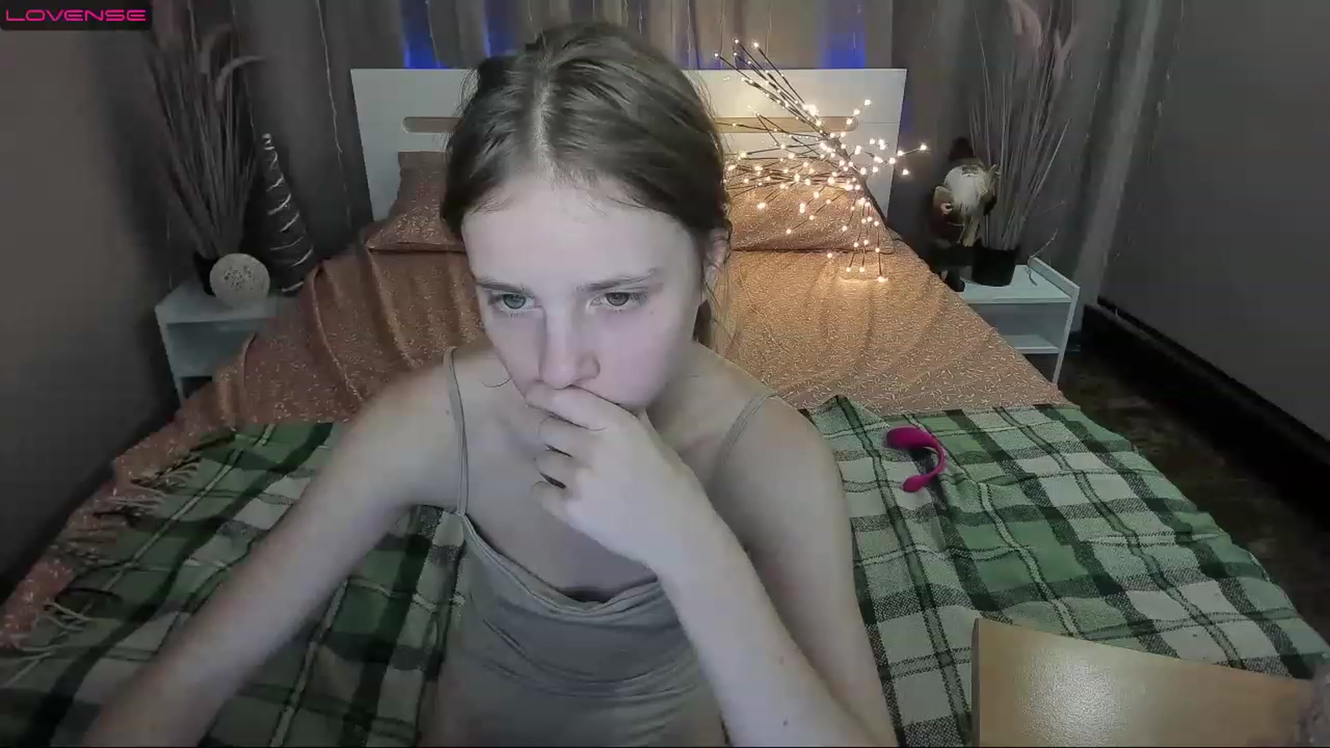 Gallery image thumbnail from CharmedDoll's myfreecams stream on, 12/27/2022, 11:58 image 19 of 20
