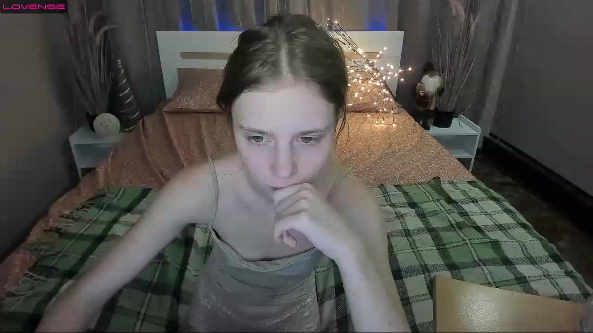 Gallery image thumbnail from CharmedDoll's myfreecams stream on, 12/27/2022, 13:19 image 9 of 20