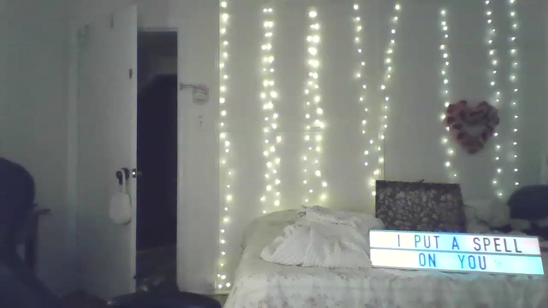 Gallery image thumbnail from Charmed_333's myfreecams stream on, 12/02/2022, 01:19 image 3 of 20