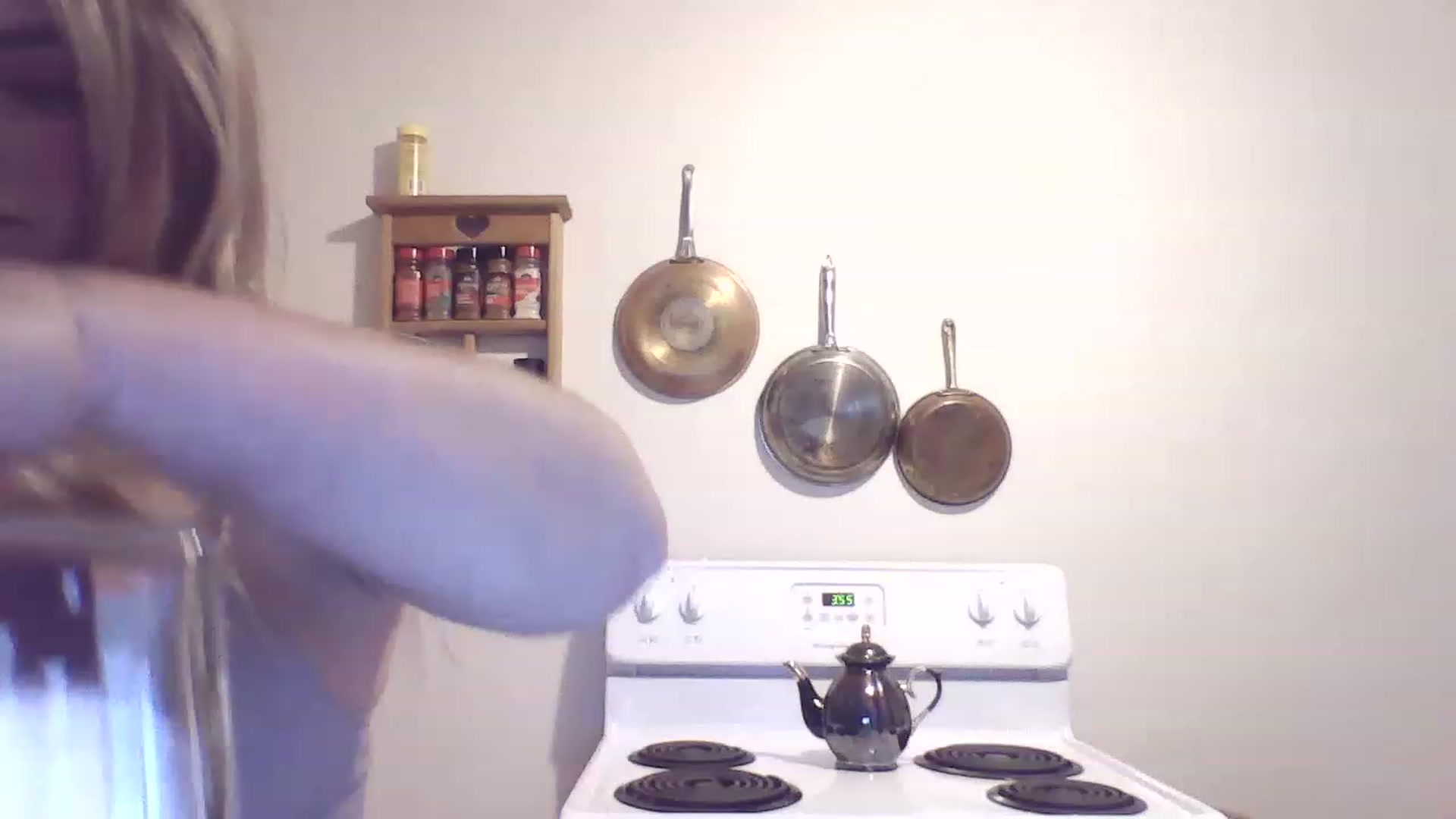 Gallery image thumbnail from Charmed_333's myfreecams stream on, 12/11/2022, 02:13 image 11 of 20
