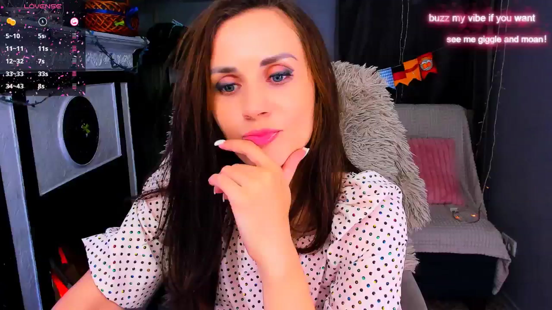Gallery image thumbnail from CharmingEva__'s myfreecams stream on, 09/27/2024, 12:38 image 16 of 20