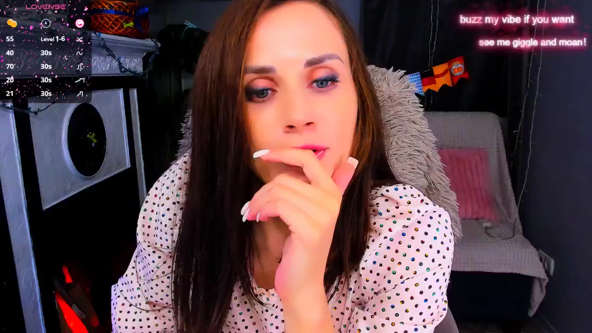 Gallery image thumbnail from CharmingEva__'s myfreecams stream on, 09/27/2024, 12:38 image 15 of 20