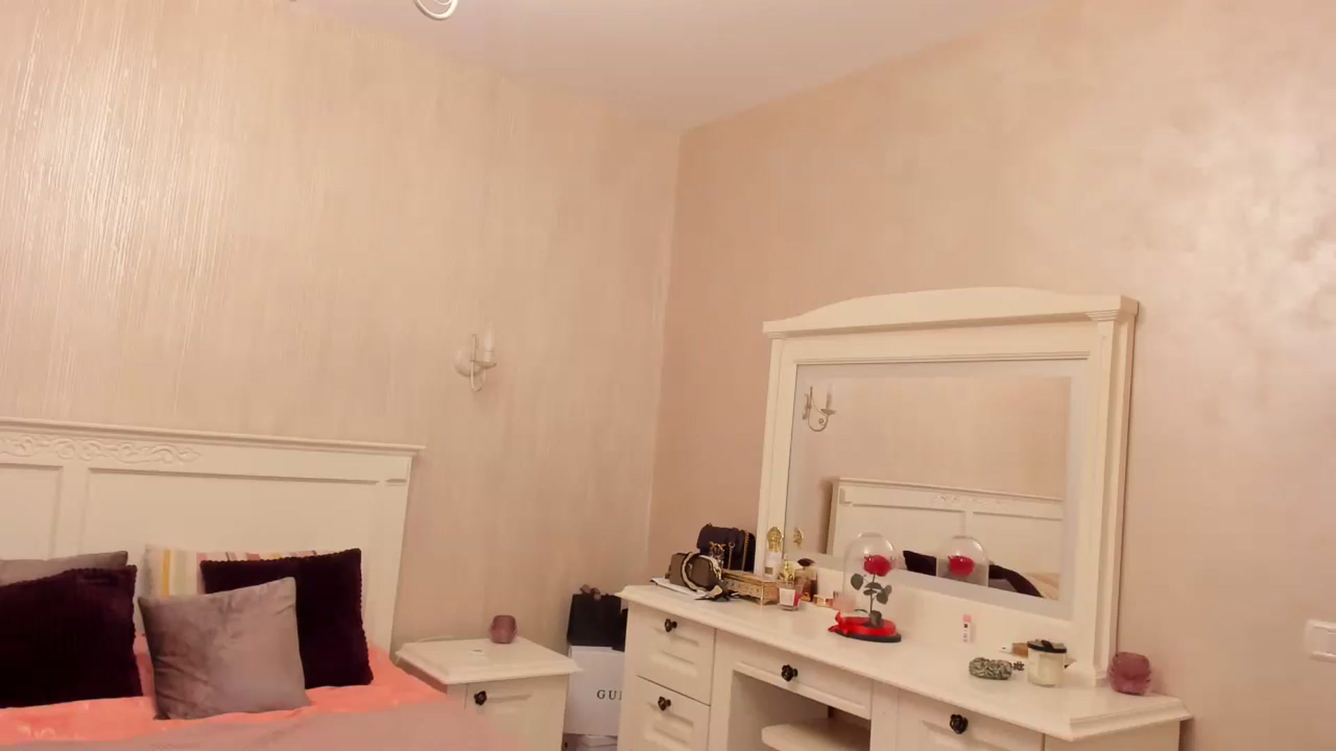 Gallery image thumbnail from Charmy_Lady's myfreecams stream on, 09/19/2023, 23:21 image 3 of 20