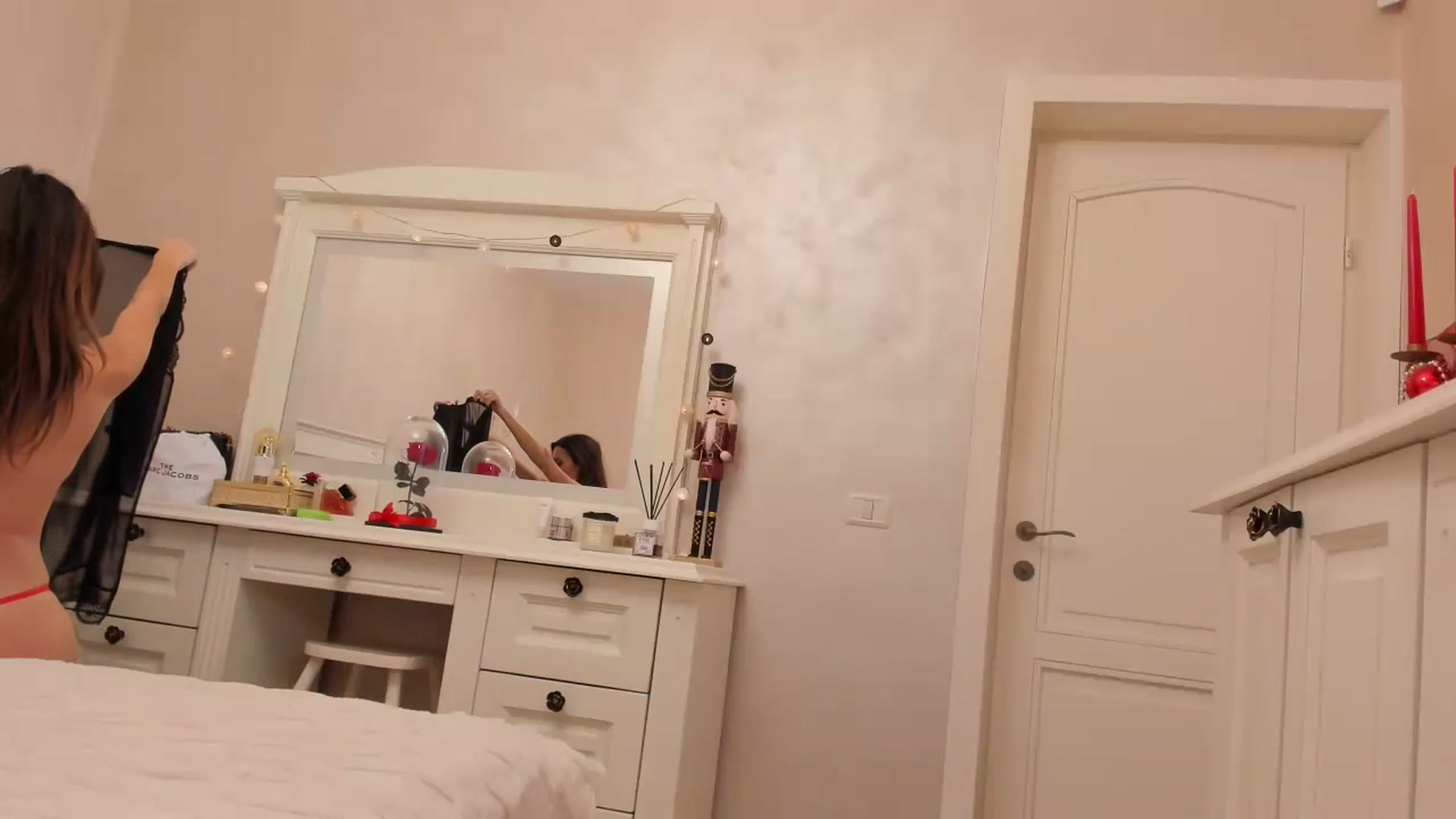 Gallery image thumbnail from Charmy_Lady's myfreecams stream on, 12/30/2023, 24:04 image 16 of 20