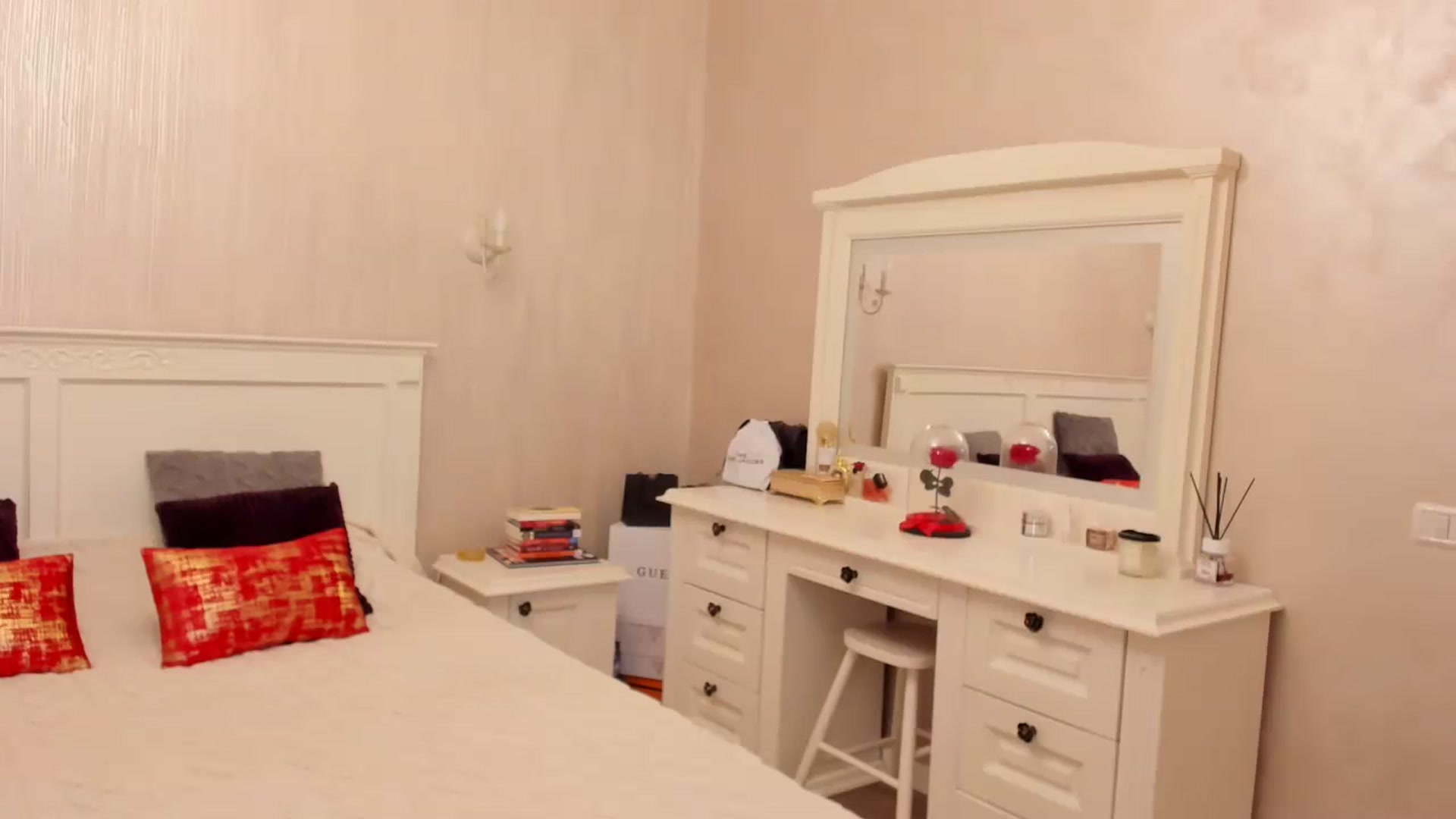Gallery image thumbnail from Charmy_Lady's myfreecams stream on, 01/22/2024, 08:17 image 19 of 20