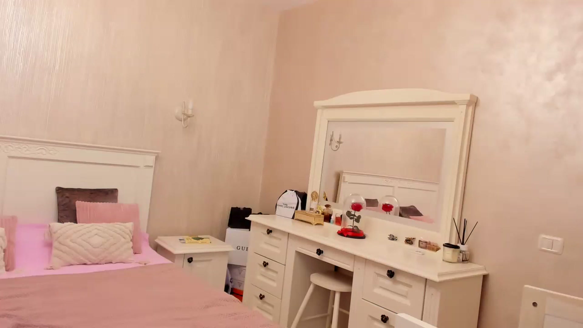 Gallery image thumbnail from Charmy_Lady's myfreecams stream on, 02/22/2024, 08:05 image 20 of 20