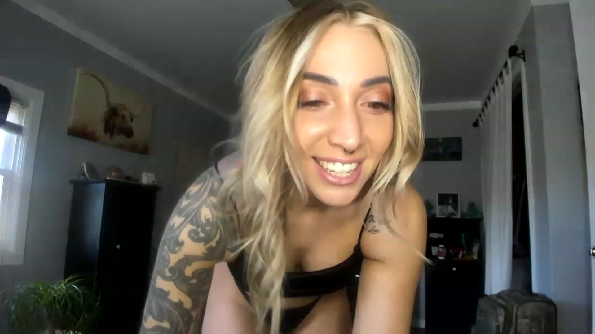 Gallery image thumbnail from Chasten_Lee's myfreecams stream on, 01/05/2023, 17:40 image 6 of 20