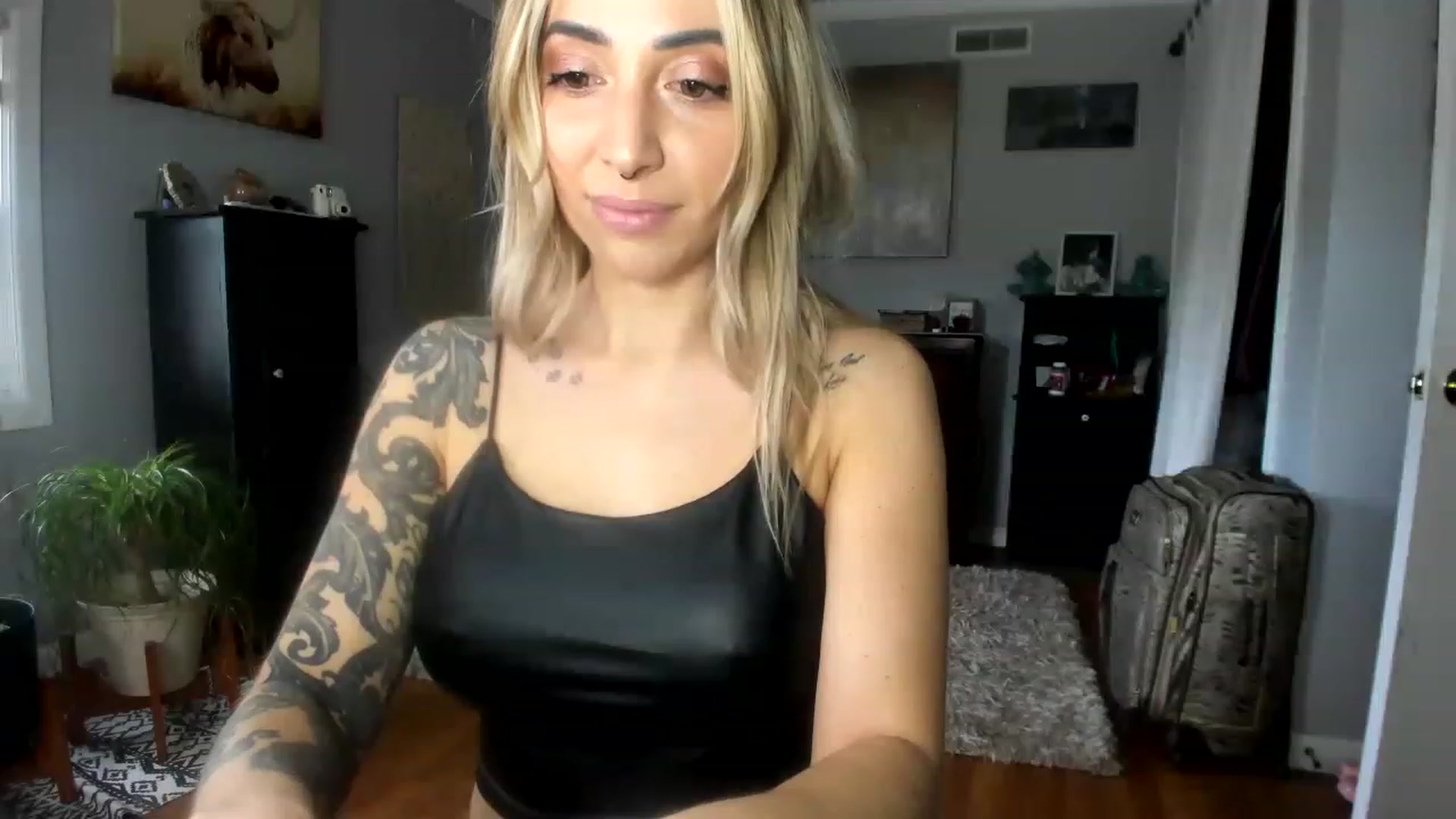 Gallery image thumbnail from Chasten_Lee's myfreecams stream on, 01/05/2023, 17:40 image 9 of 20