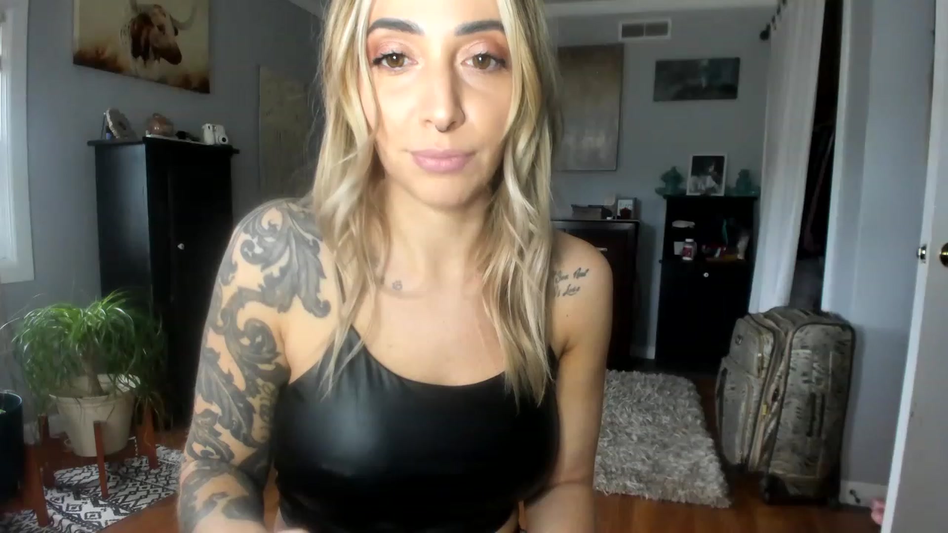 Gallery image thumbnail from Chasten_Lee's myfreecams stream on, 01/05/2023, 17:40 image 13 of 20