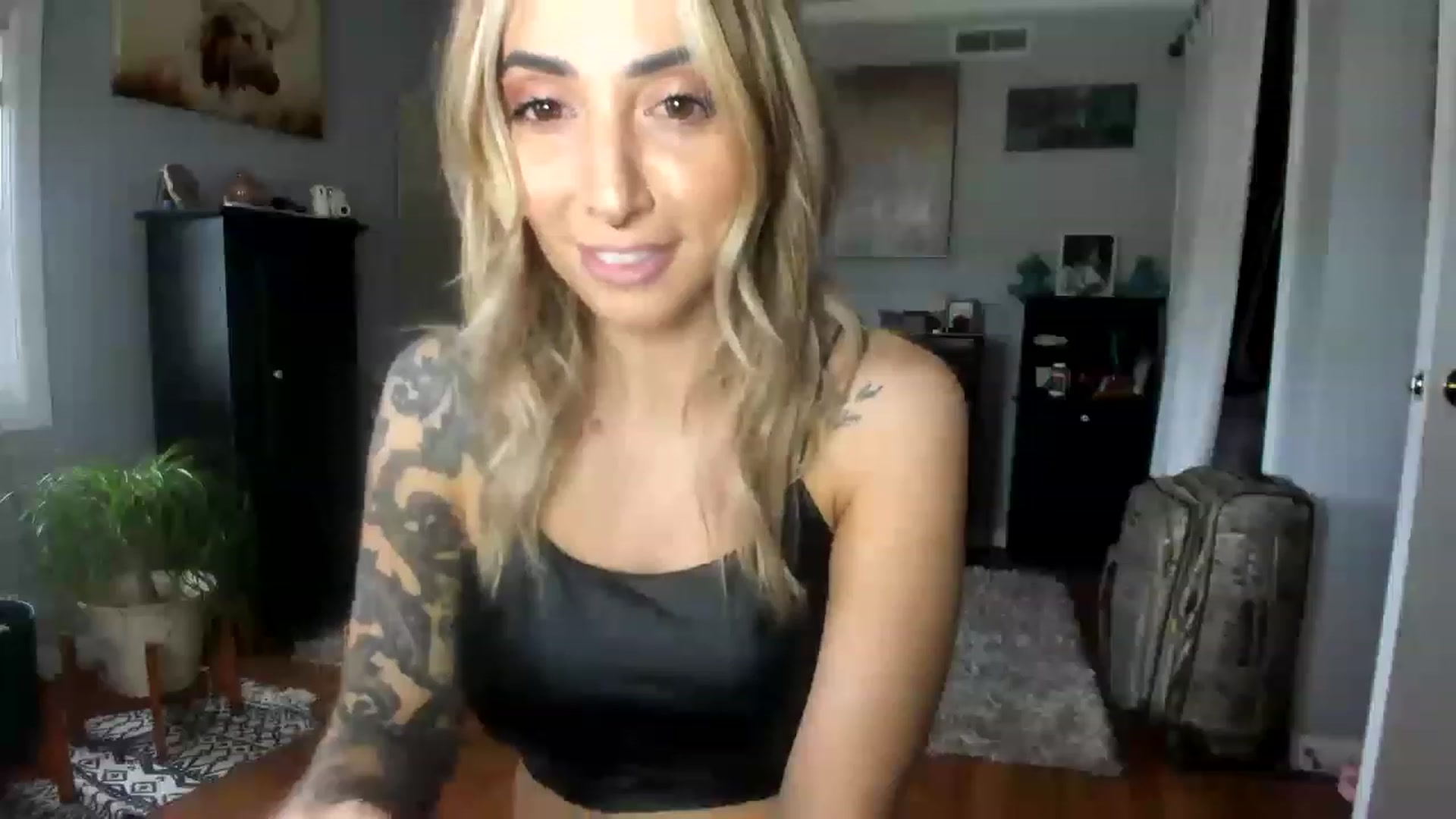 Gallery image thumbnail from Chasten_Lee's myfreecams stream on, 01/05/2023, 17:40 image 10 of 20