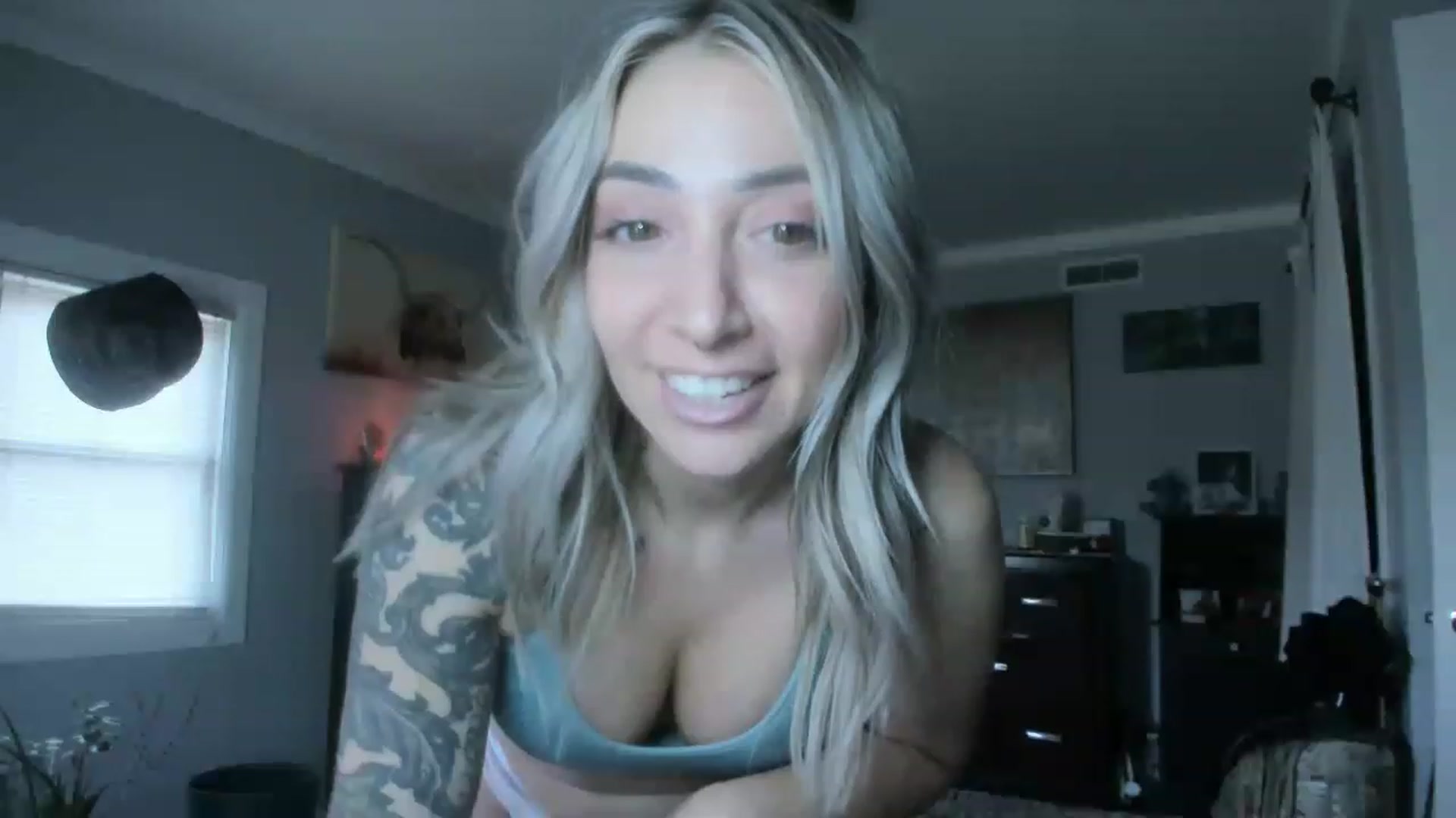 Gallery image thumbnail from Chasten_Lee's myfreecams stream on, 02/09/2023, 16:13 image 3 of 20