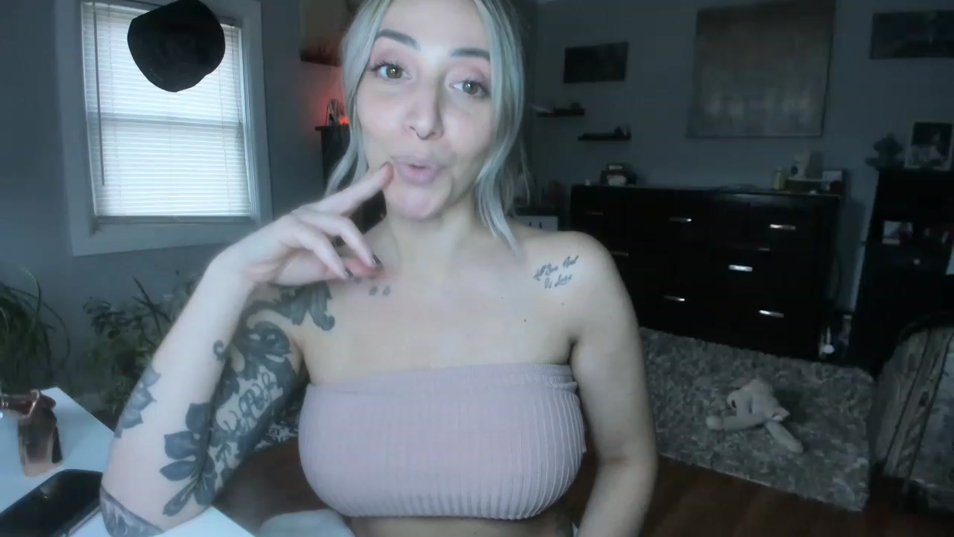 Gallery image thumbnail from Chasten_Lee's myfreecams stream on, 02/09/2023, 17:52 image 16 of 20