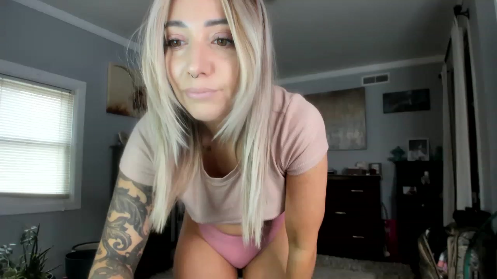 Gallery image thumbnail from Chasten_Lee's myfreecams stream on, 03/06/2023, 16:05 image 14 of 20