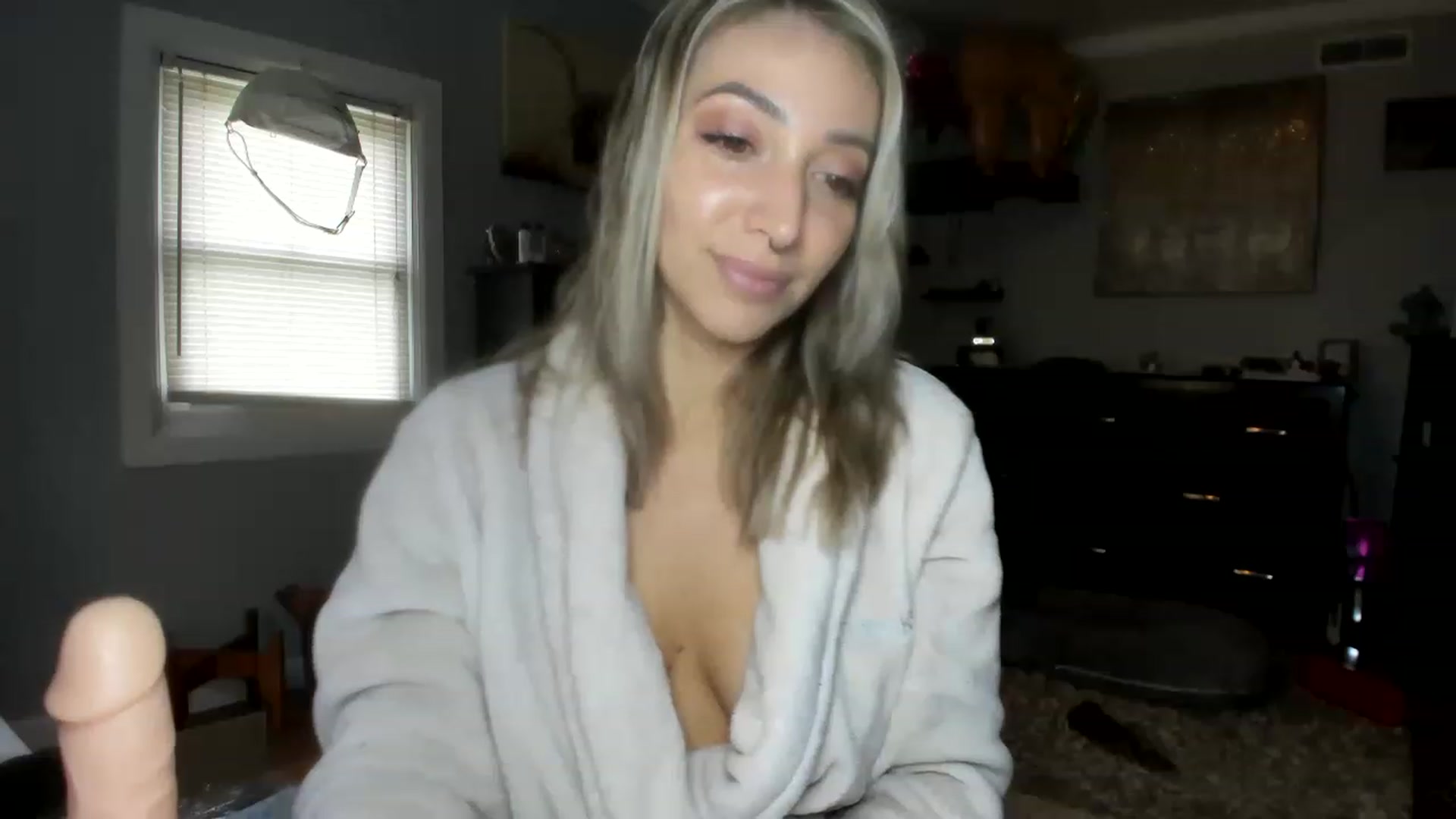 Gallery image thumbnail from Chasten_Lee's myfreecams stream on, 04/18/2023, 14:15 image 19 of 20