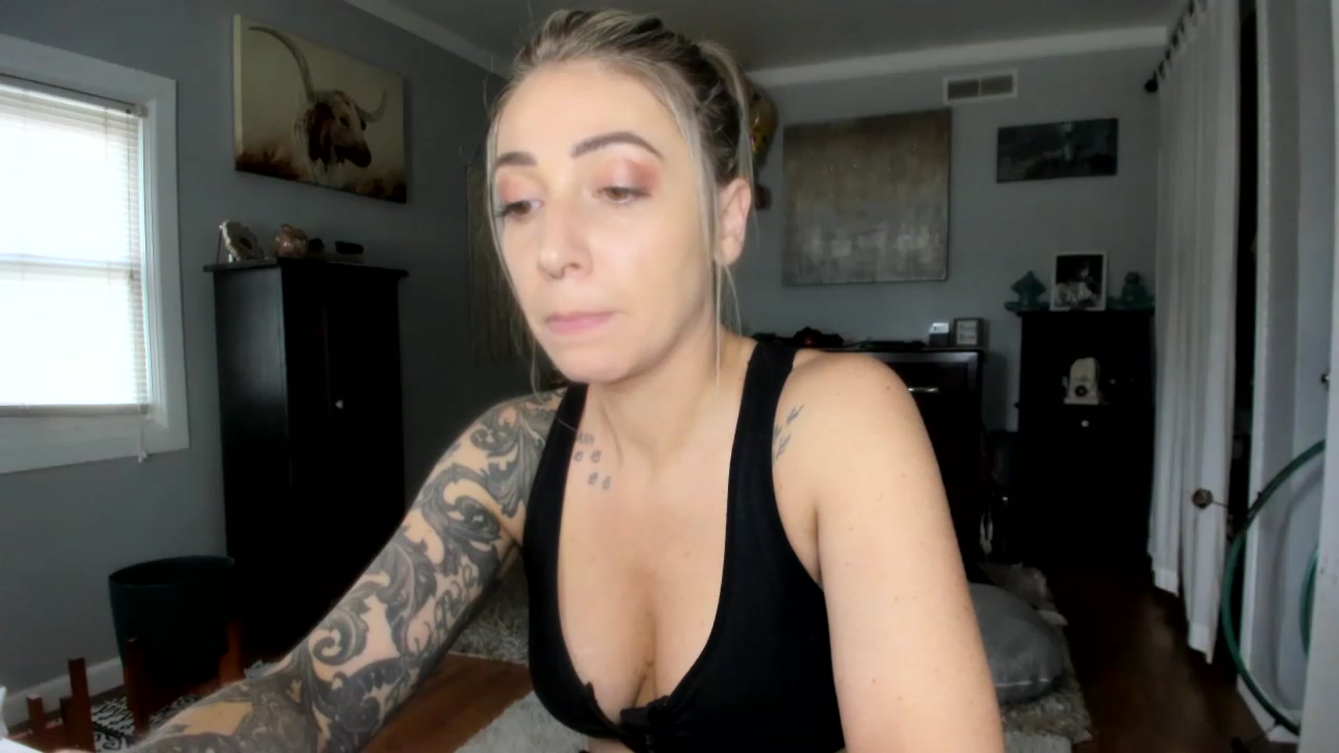 Gallery image thumbnail from Chasten_Lee's myfreecams stream on, 04/21/2023, 18:59 image 17 of 20