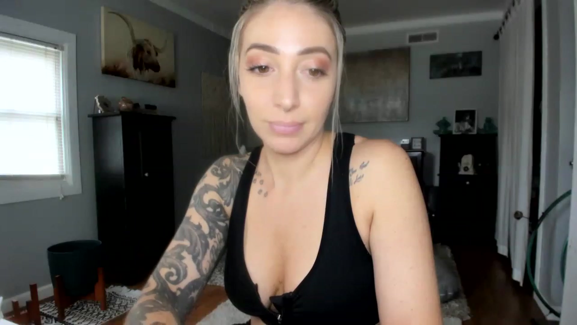 Gallery image thumbnail from Chasten_Lee's myfreecams stream on, 04/21/2023, 18:59 image 20 of 20
