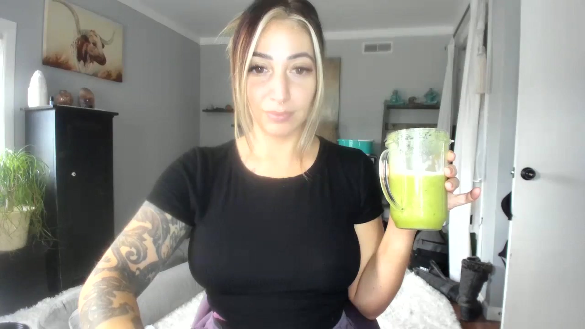 Gallery image thumbnail from Chasten_Lee's myfreecams stream on, 10/16/2023, 15:32 image 3 of 20
