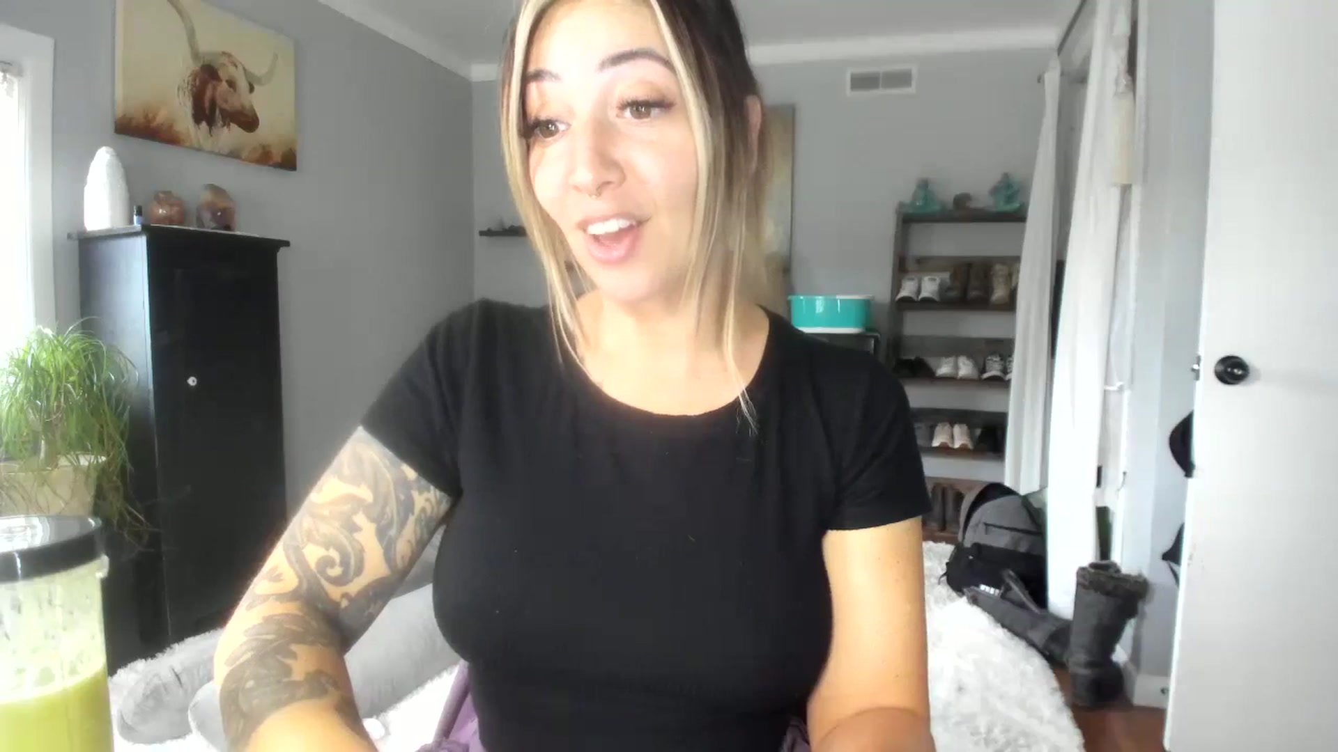 Gallery image thumbnail from Chasten_Lee's myfreecams stream on, 10/16/2023, 15:32 image 12 of 20