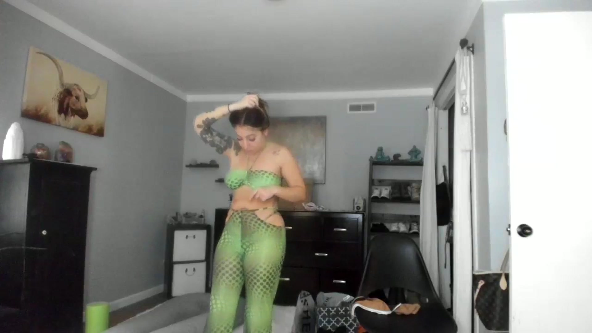 Gallery image thumbnail from Chasten_Lee's myfreecams stream on, 10/30/2023, 16:35 image 18 of 20
