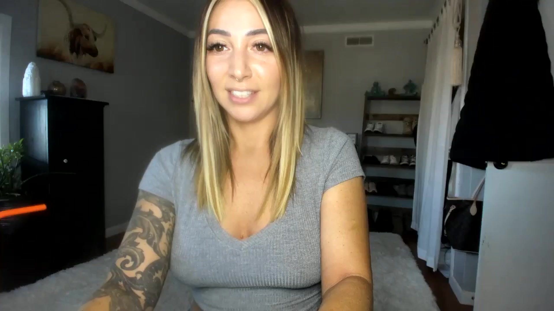 Gallery image thumbnail from Chasten_Lee's myfreecams stream on, 11/03/2023, 14:30 image 1 of 20