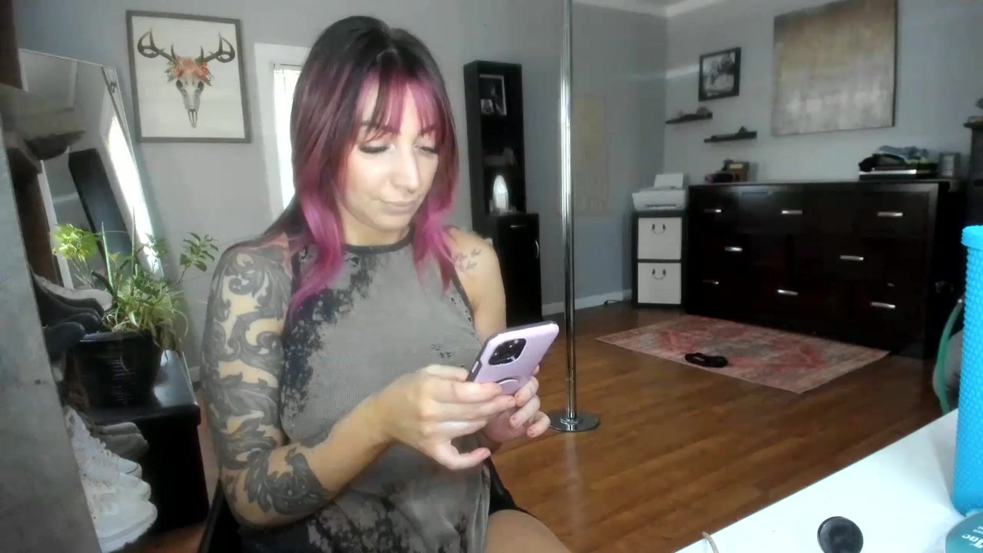 Gallery image thumbnail from Chasten_Lee's myfreecams stream on, 03/04/2024, 17:39 image 4 of 20