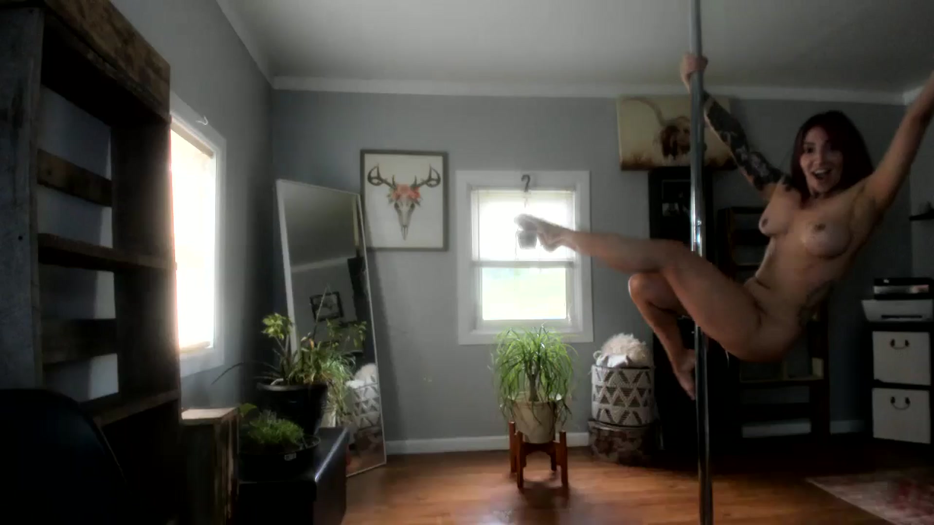 Gallery image thumbnail from Chasten_Lee's myfreecams stream on, 05/06/2024, 15:40 image 9 of 20