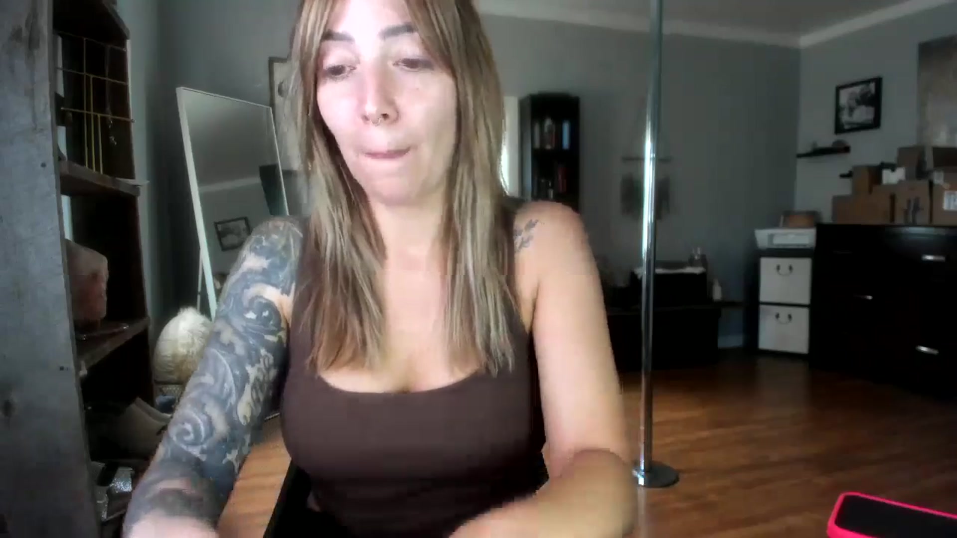 Gallery image thumbnail from Chasten_Lee's myfreecams stream on, 07/15/2024, 15:45 image 18 of 20