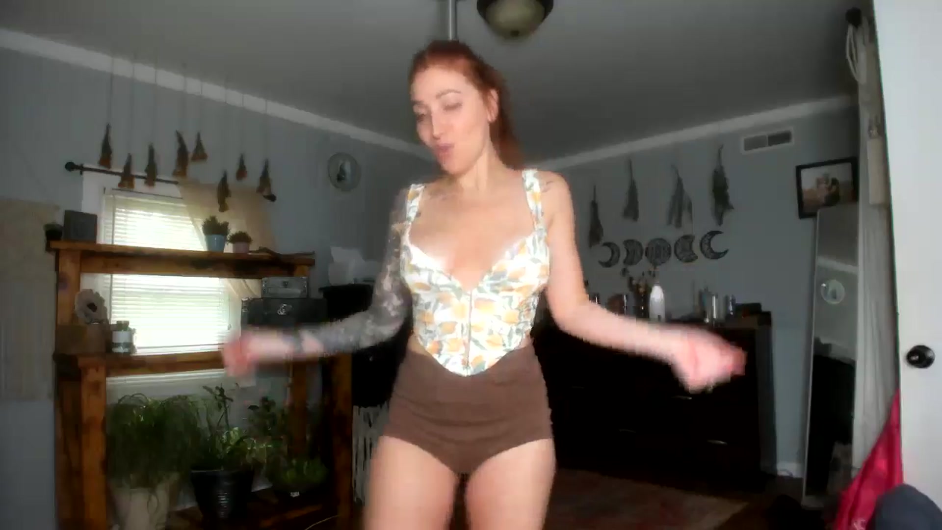 Gallery image thumbnail from Chasten_Lee's myfreecams stream on, 11/18/2024, 18:38 image 8 of 20