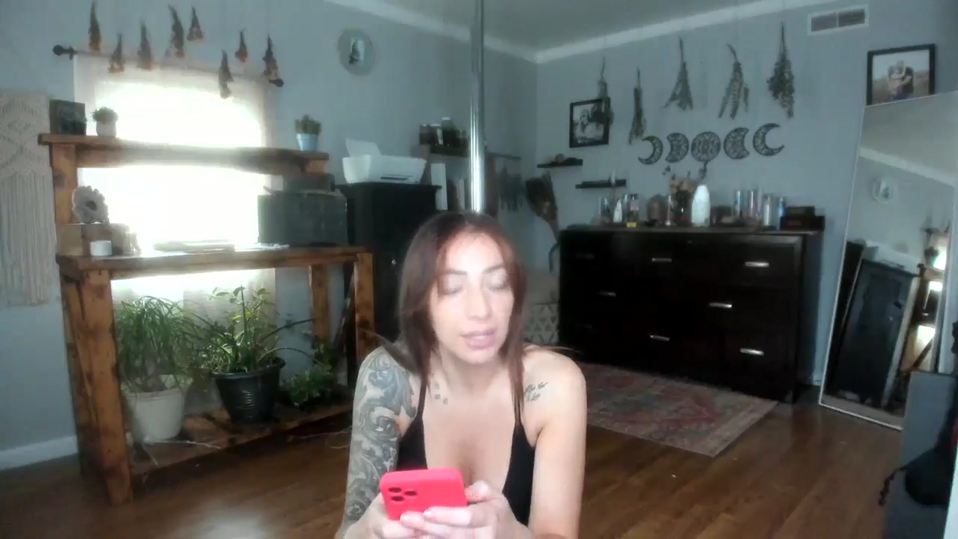 Gallery image thumbnail from Chasten_Lee's myfreecams stream on, 11/25/2024, 15:24 image 3 of 20