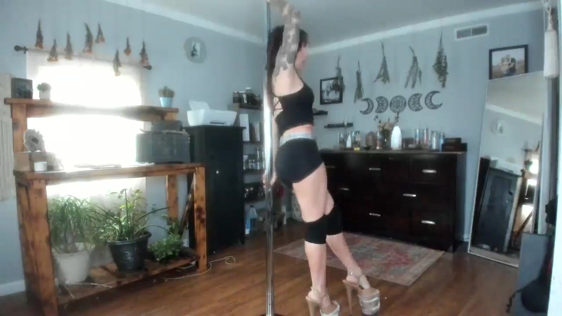 Gallery image thumbnail from Chasten_Lee's myfreecams stream on, 11/25/2024, 15:24 image 11 of 20