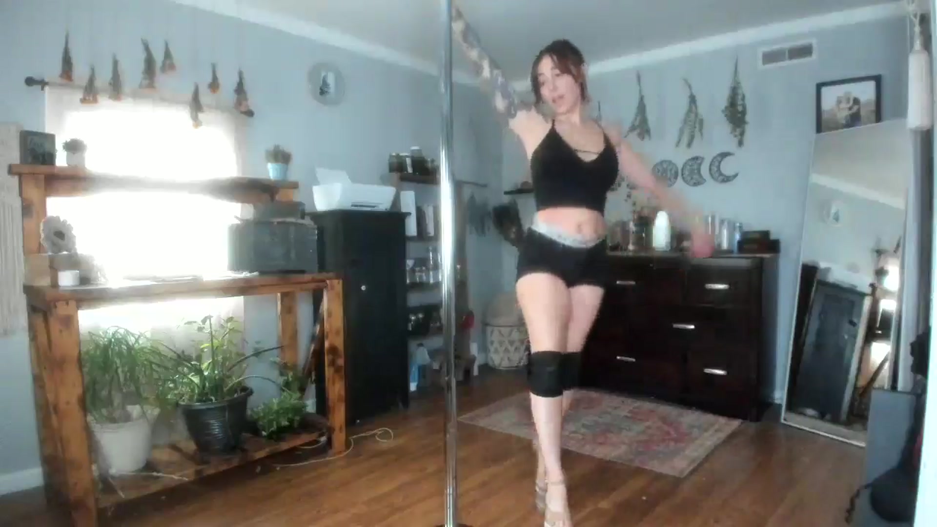 Gallery image thumbnail from Chasten_Lee's myfreecams stream on, 11/25/2024, 15:24 image 19 of 20