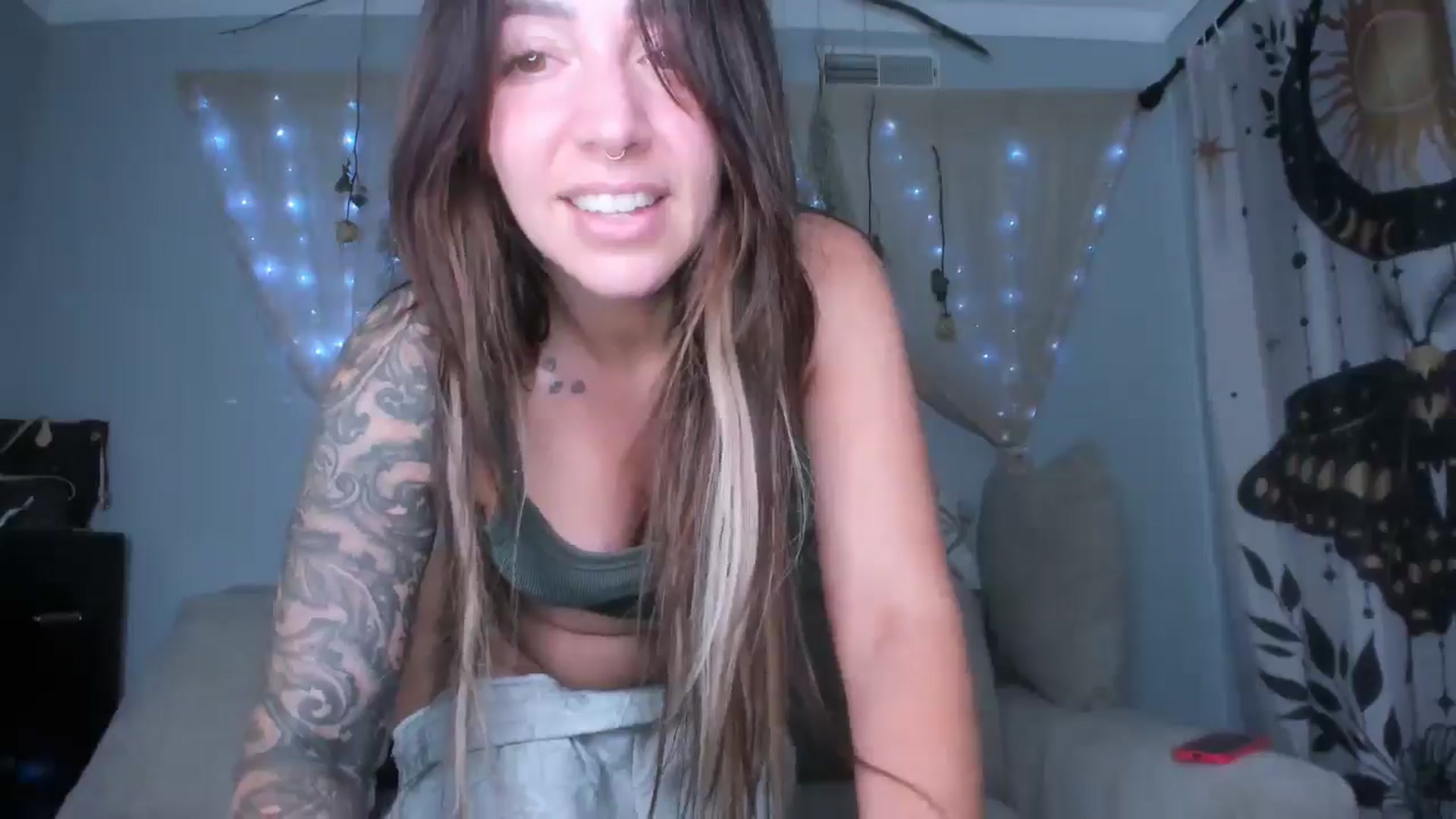Gallery image thumbnail from Chasten_Lee's myfreecams stream on, 07/14/2025, 14:36 image 5 of 20