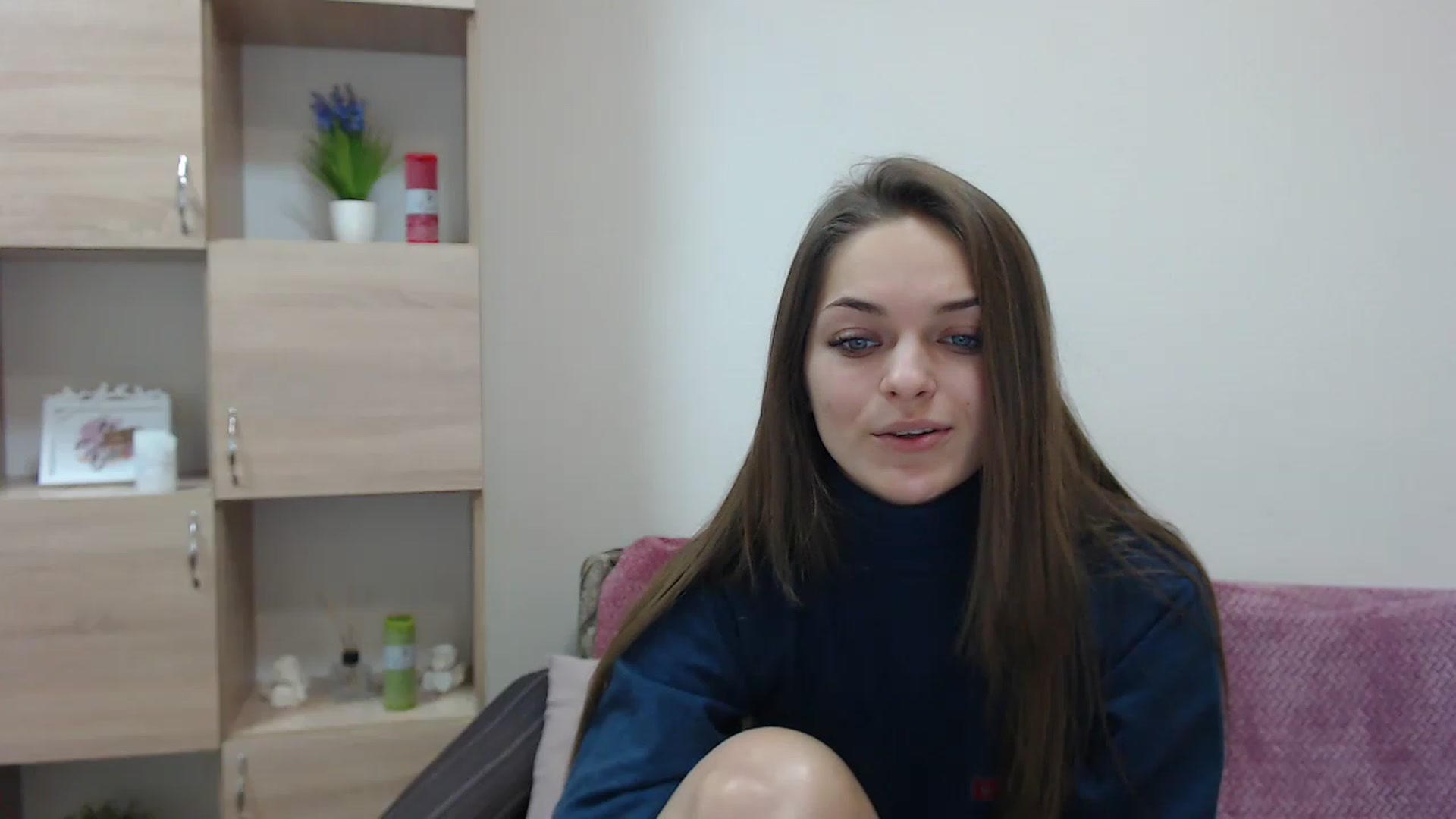 Gallery image thumbnail from Chaynea's myfreecams stream on, 12/03/2022, 10:52 image 8 of 20