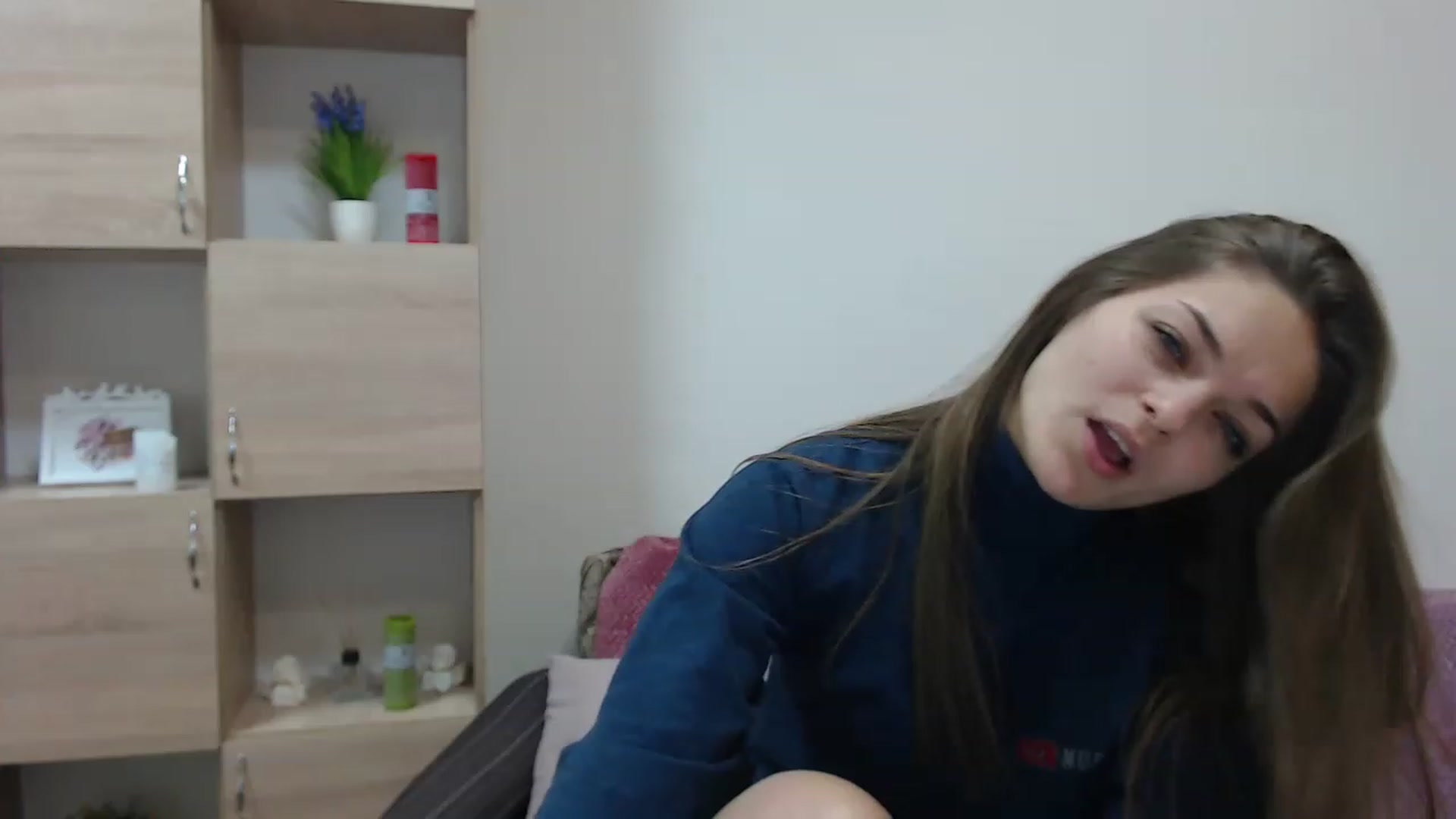 Gallery image thumbnail from Chaynea's myfreecams stream on, 12/03/2022, 10:52 image 3 of 20